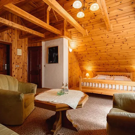 Karpatka Bed & Breakfast 3*